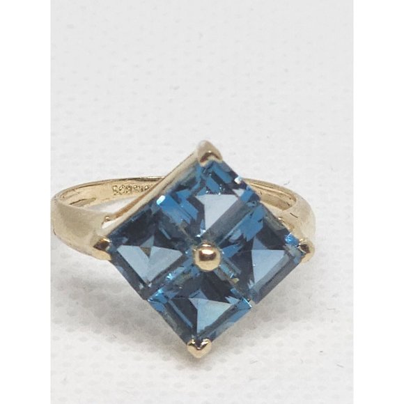 Amazon.com: 10k Yellow Gold Round Blue Topaz And Diamond  10K YELLOW GOLD & TOPAZ RING  SIZE 5